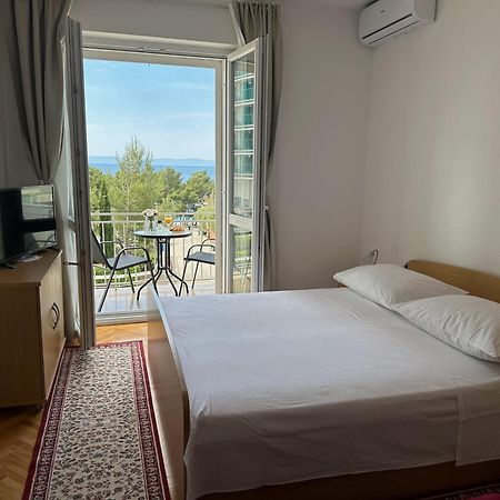 Spacious Family Apartment Near The Beach มาคาร์สกา ภายนอก รูปภาพ