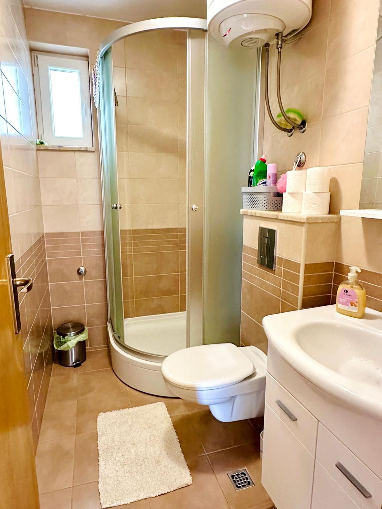 Spacious Family Apartment Near The Beach มาคาร์สกา ภายนอก รูปภาพ