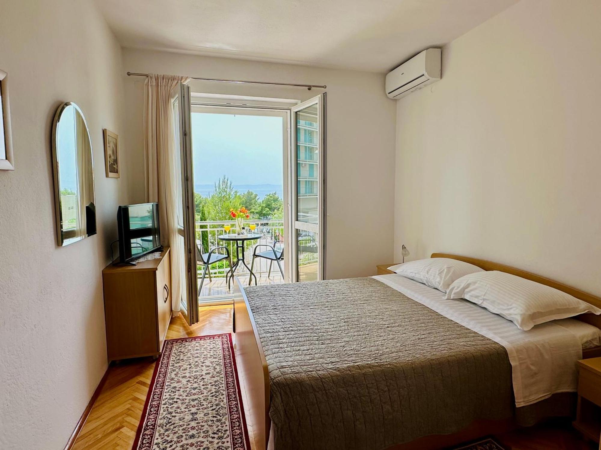 Spacious Family Apartment Near The Beach มาคาร์สกา ภายนอก รูปภาพ