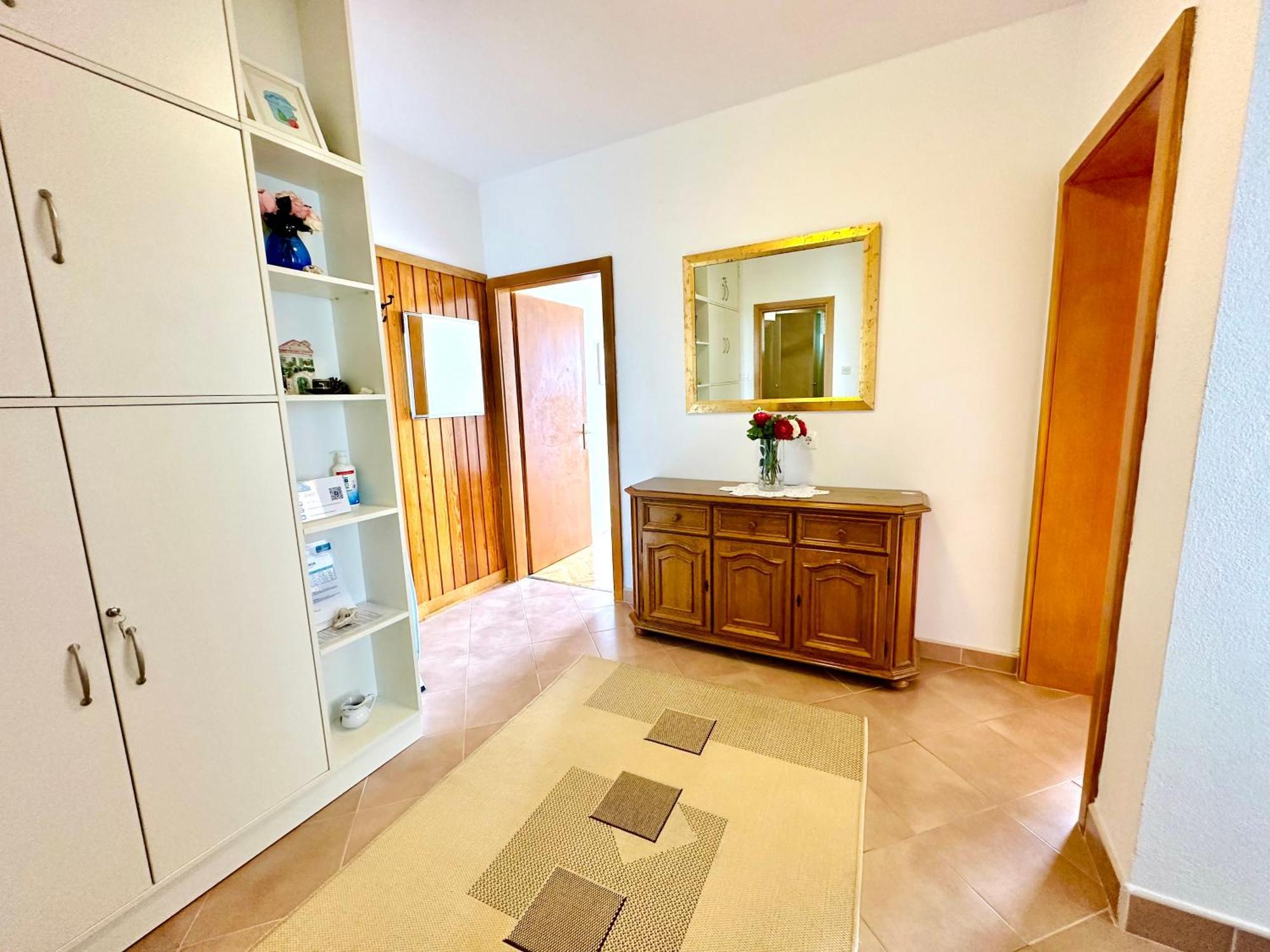 Spacious Family Apartment Near The Beach มาคาร์สกา ภายนอก รูปภาพ