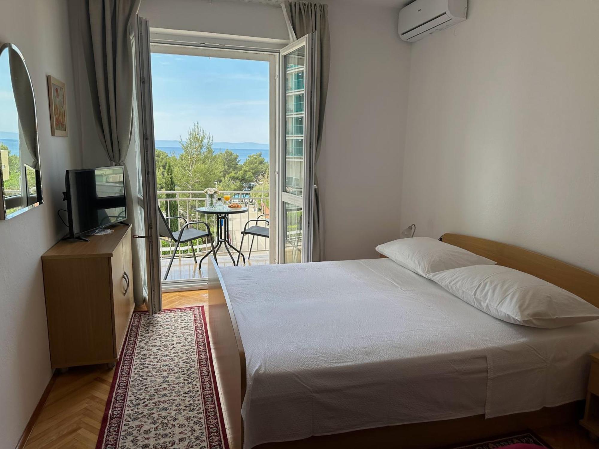 Spacious Family Apartment Near The Beach มาคาร์สกา ภายนอก รูปภาพ